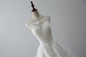 Women's Elegant Sheer Vintage Short Lace Wedding Dress for Bride